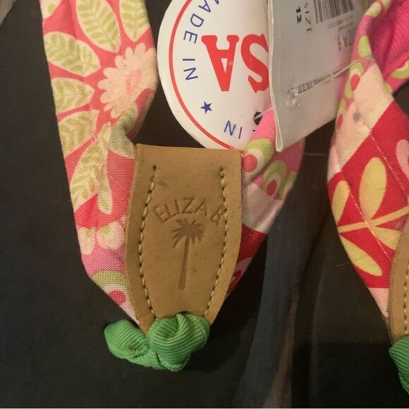 Roxy Women's Pink Floral Flip Flops - Picture 2 of 6